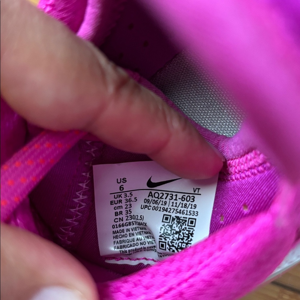 Nike Joyride Sneakers - Picture 9 of 13